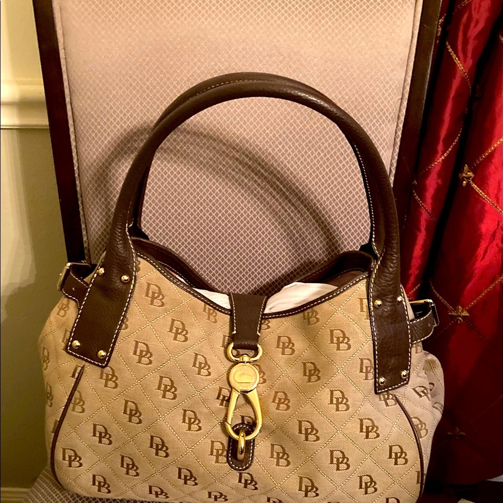 Dooney & Bourke